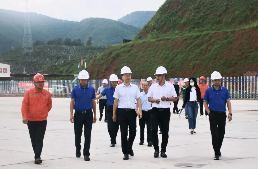 williamhill英国官网集团党委副书记、副董事长、总经理肖波调研沿江高速建设及安全环保工作 (2).PNG
